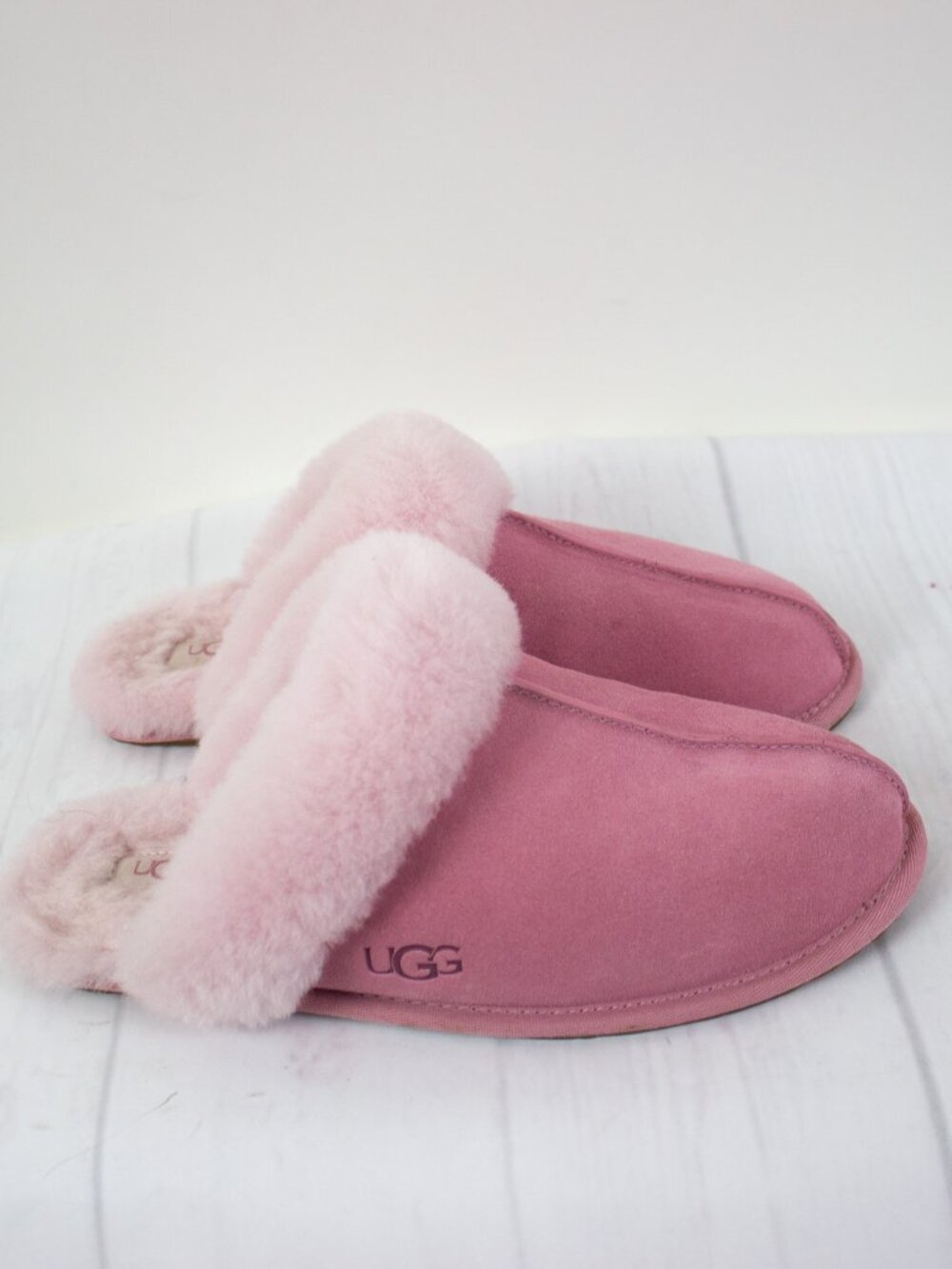 UGG® Women's Scuffette II Slip On Slippers